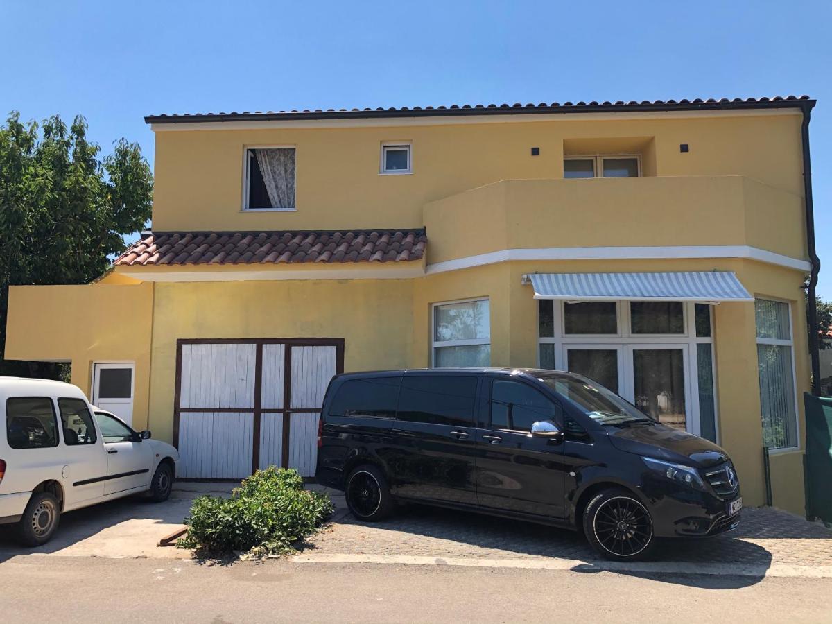 Apartmani Bm Biograd Na Moru Exterior foto